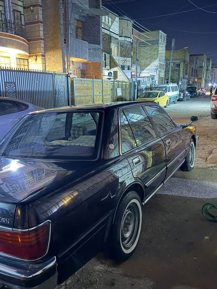 كراون ديلوكس موديل 90 السعر 90 رقم انكليزي السياره بسمي  سنويه حديثه
لتواصل ***********
