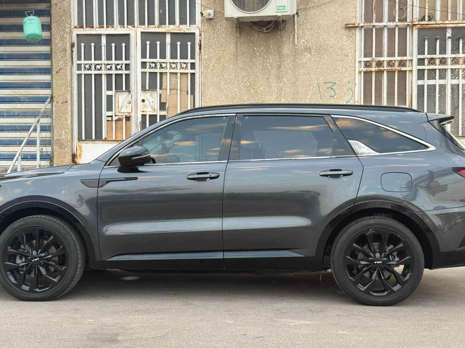 Kia SorentoSX Prestige
موديل 2022
فول موصفات للاخير حادثها جانبي جاملغ الامامي راجع بارد او صبغ الباب الامامي علماً الباب الخلفي صبغ بالعراق اثر شخوط السياره جاهزه من كل النواحي دينار ميحتاجلها تصرف/ عليها تضليل مع الباج يعني مسموح للأستفسار ***********
