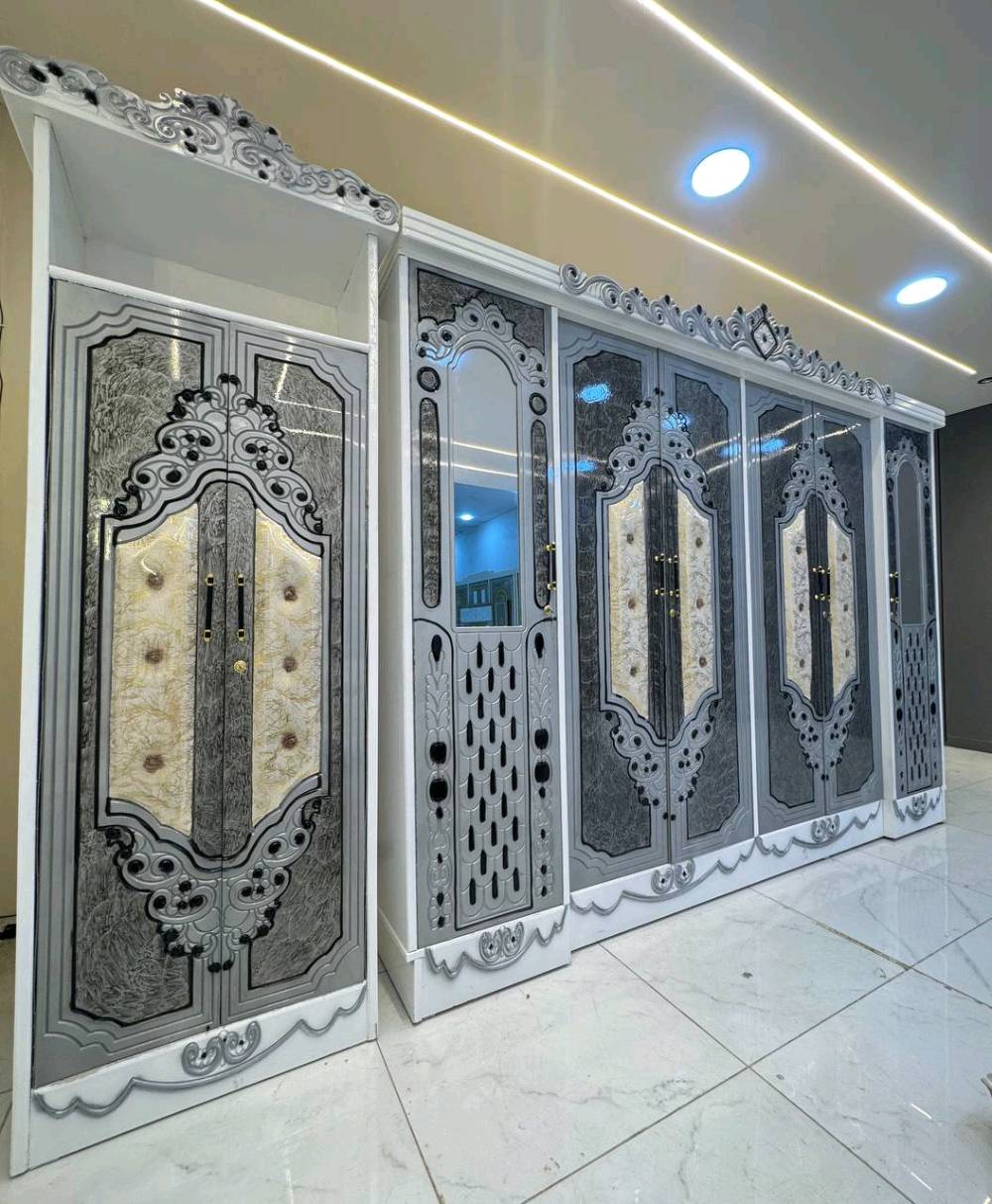 حصرياً الموديل الجديد   

السعر مليون و٥٠. الف 

غرفه نجاره قتصاديه 🛌

متكونه من 9 قطع مميزه 

الكنتور ارتفاع 240 طول 320 

مع الزاويه مجموع الطول 4 امتار 

السمك الخارجي للغرفه 5 ملم انديف

والسمك الداخلي 3 ملم معاكس ابيض

سعر الشازلون الخزان 75 الف 

سعر الشازلون المقعد 50 الف 

متوفر توصيل وشد داخل بغداد 😊منو يكول النجارة العراقية ماتت؟ 🇮🇶
هذا شغل يد... متانة وفن 
اسمع من النجار نفسه 👇
للحجز والاستفسار راسلنا خاص
#نجارة_عراقية #غرف_نوم #شغل_يد#ديكور_عراقي #بيت_عراقي #نجارة_يدوية #قبل_وبعد #تجهيز_عرسان #بغداد

متوفر توصيل وشد لكافة محافضات العراق 🇮🇶
