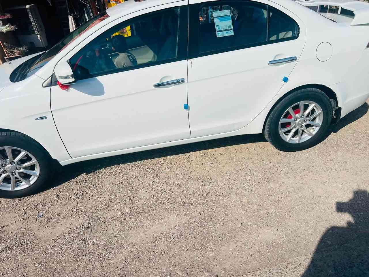 لانسر قرش ٢٠١٦
رقم بغداد بسمي هزه جديده ورقم دولي 
استلام شركه 

محرك ١٦٠٠ كفاله 

كير ميكانيكي كفاله 

تبريد وصدر على وضع  شركه 

ماشيه 61 كيلو متر حقيقي 

الاسبير والعده وكتلهوك عل وضع شركه 

مواصفات كامره إماميه وخلفيه 

تحكم ستيرن 

حساسات خلفيه 

تخم تاير جديد 

السعر 115 وبيهه مجال 
مكان ديالى ***********
