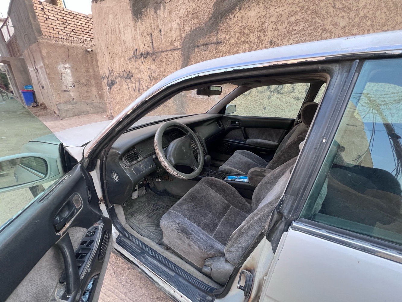 سياره بطه منفصل للبيع محرك 3000 ديلكو للبيع او مراوس سياره كيا جنبي عالي وانطي فرق مكينه كير مابيهن شي كهربائيات كلها شغاله تبريد ثلج حداديه اماميه جديده تواير اماميه جديده مكفوله من الكص ونقل جثه بيها شخوط قليله ودحجات بسيطه سعر 43 وبيها مجال مكان السياره بصره الزبير للتواصل  ***********