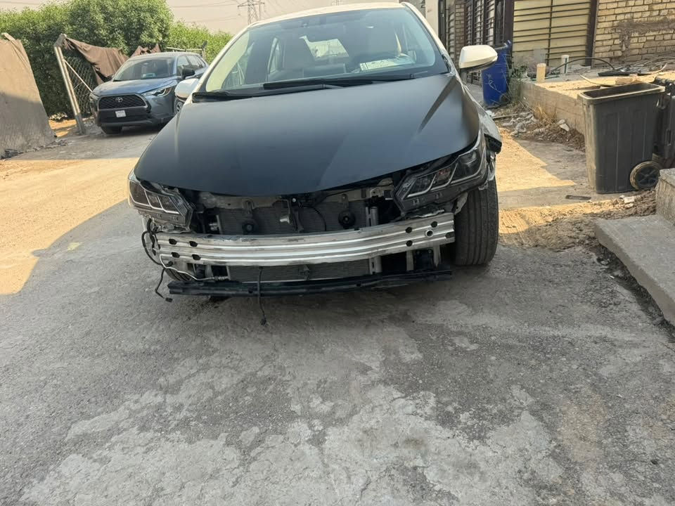 السعر 115$ ..كورلا ساز ياباني اصلي بانزين محرك 1800فول مواصفات عدا الفتحة داخل ابيض حساس خلفي وأمامي رادار اشارة بالمرايه مري شفط تبريد قطعتين تحكم ستيرن جهتين سبورت سابقاً كفاله حاليا ضررهه بنيد تبديل ودعامية والباقي صبغ على كد الحادث السيارة خليجي رقم بغداد للاستفسار 
***********
