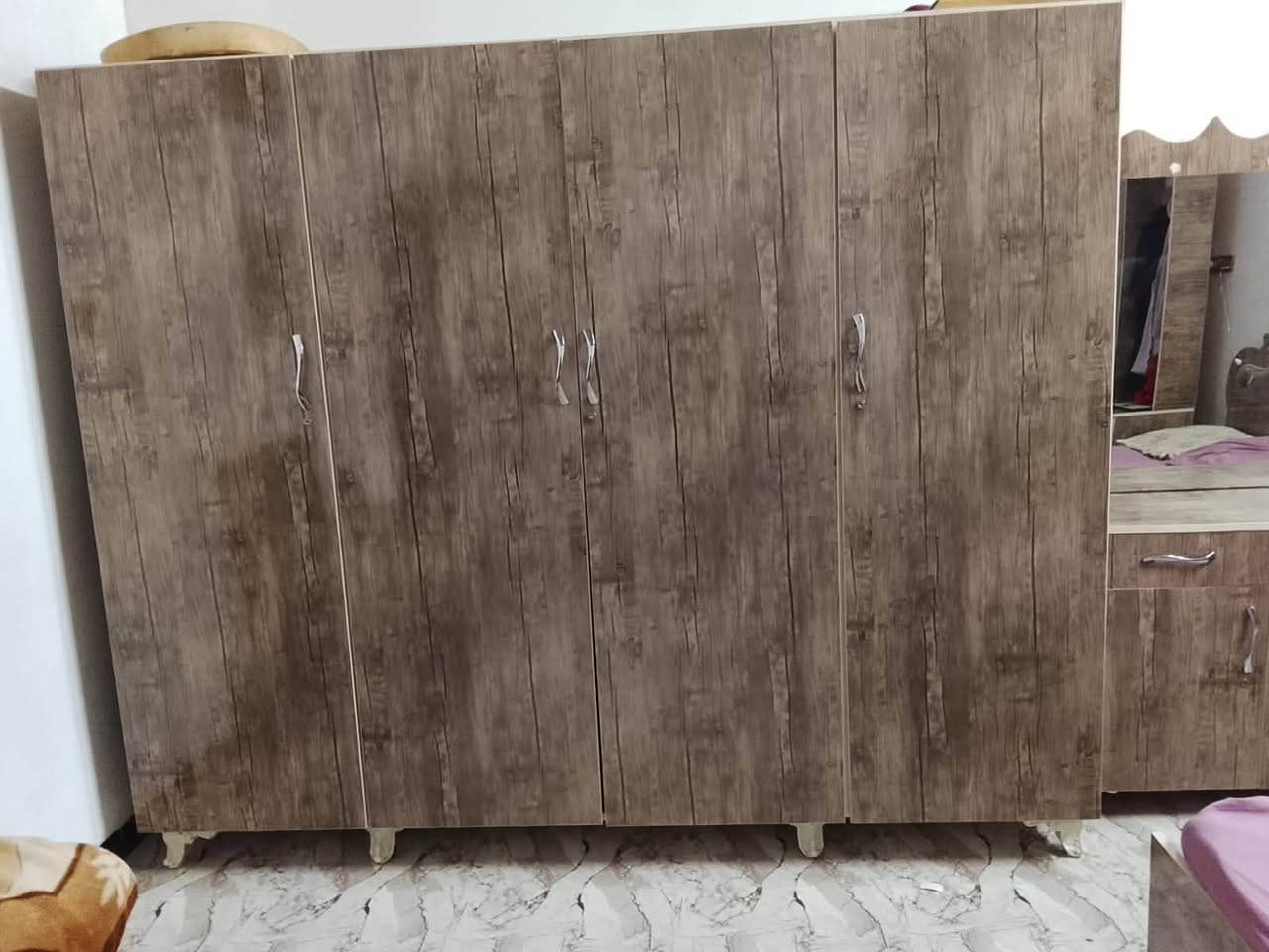 غرفه نوم للبيع نظيفه***********
