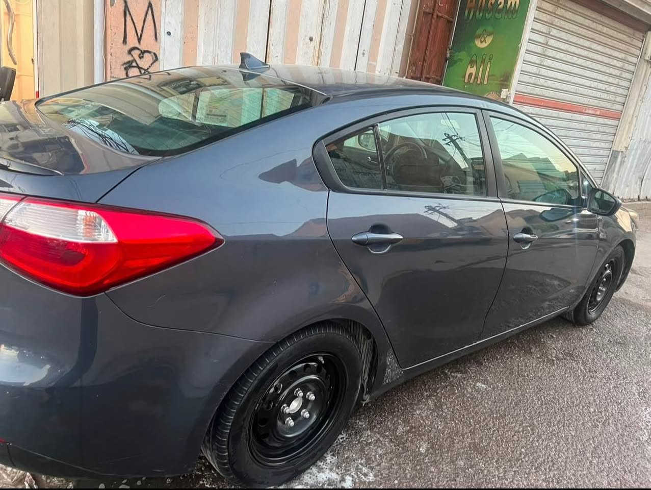 السلام عليكم كيا فورتي 2016 بسعر  مناسب مكينه دوش 2000خير من الله سياره مال بيت جاهزة من كل نواحي ماتحتاج اي صرف وبالاضافه الى منضومه غاز شرط شادهه باربيل تنسى هم البانزين وجاهزه حادثهه بنيد وبارد جاملغ الايسر رقم أربيل تحويل ثاني يوم  السعر (97$)كله مكفول وجاهزه مكاني بغداد البلديات الرقم ‭‬*********** فقط واتساب بغداد, العراق
