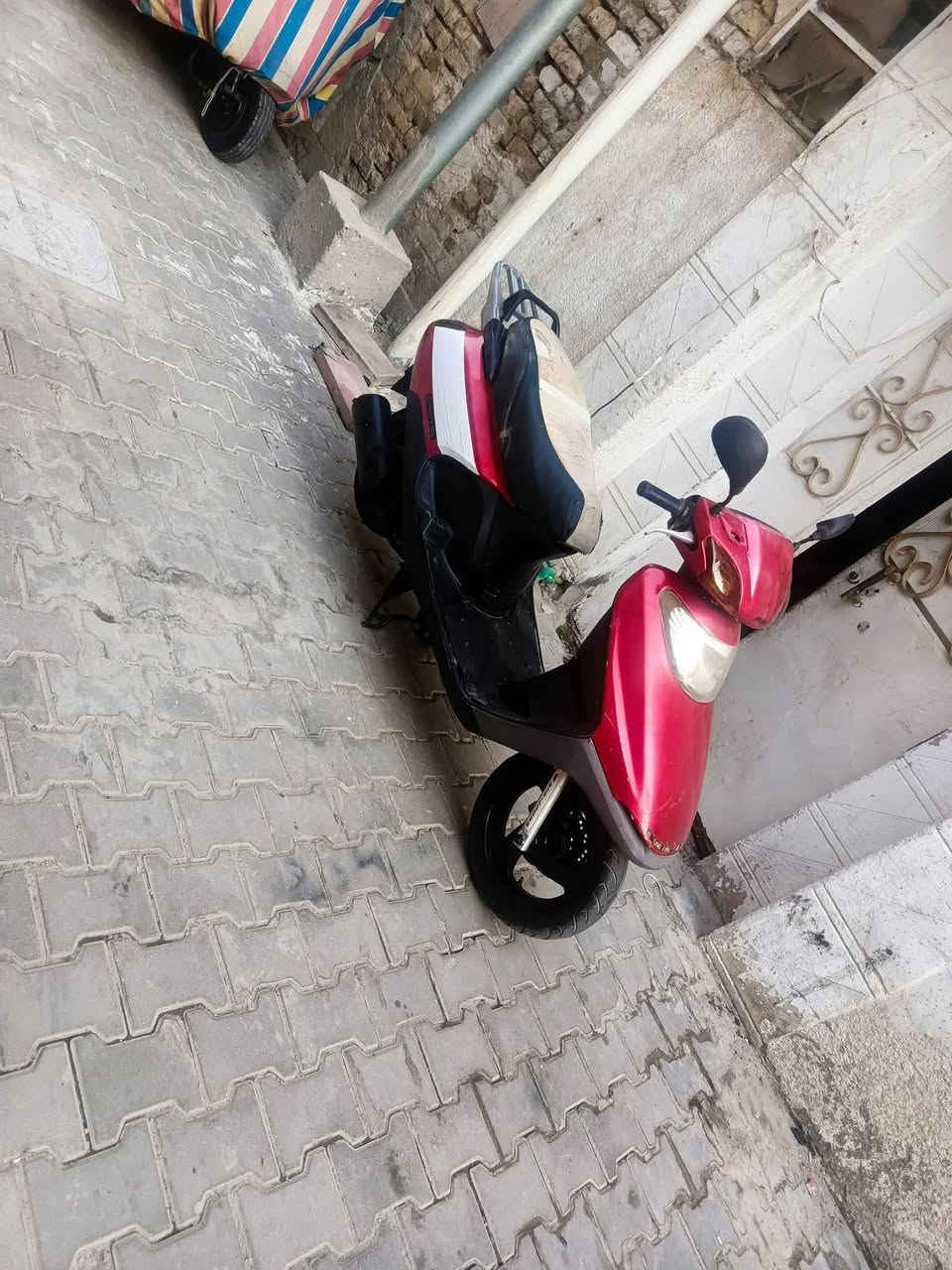 سبيسي ياباني للبيع جاهزه كهربايات شغالة بريك امامي وخلفي تايرات جدد باتري جديد كفر الاصلي مالته ابو الختم بي شخوط قليله عوزها فقط دشلي قبق هندر شغالة سلف نكره مكينة تخبل نضافه فول  لا نضوح ولا تبخير مكاني الحي سعرها ٤٥٠وبيه مجال قليل ***********
