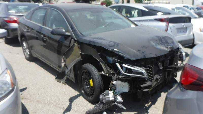 *********** للاستفسار 
سوناته 16 نضيفه كلش داخل رصاصي حادث جاملغ وبنيد بدون دواخل بدون ايرباك منضومه تبريد اول امس مسويهه 770الف وكاله ماشيه 101 جاهزه من كلشي السعر 104وبيهه مجال لاستفسار ***********مكاني نجف
شاشه كامره تحكم محرك 2400شرط بدون دوانز سياره متعوب عليهه النجف, العراق
