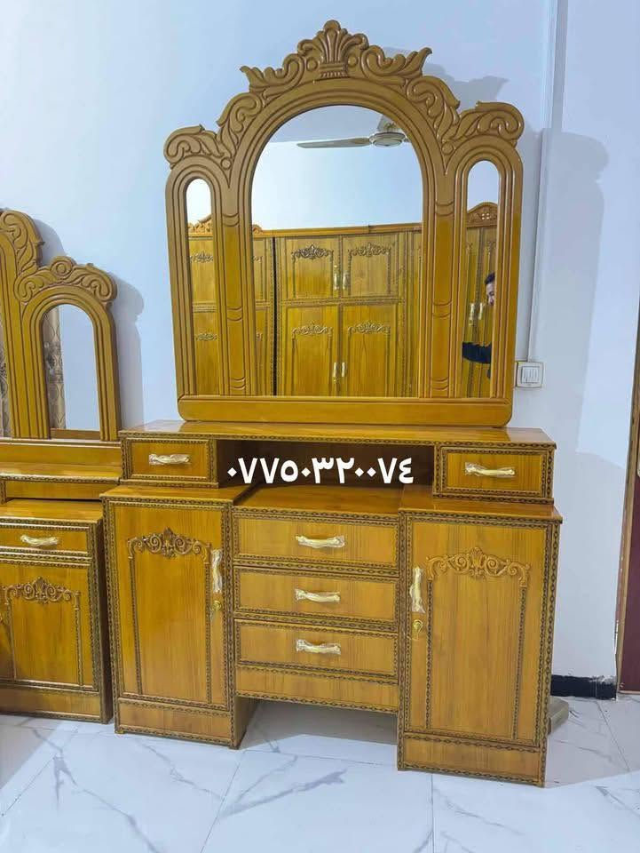 غرفه نوم جديد السعر ٧٩٠ الف شغل وسط 

ملاحضه السعر لا يشمل شد ونقل

نص مكتوب في الصور:
- ***********
- ***********