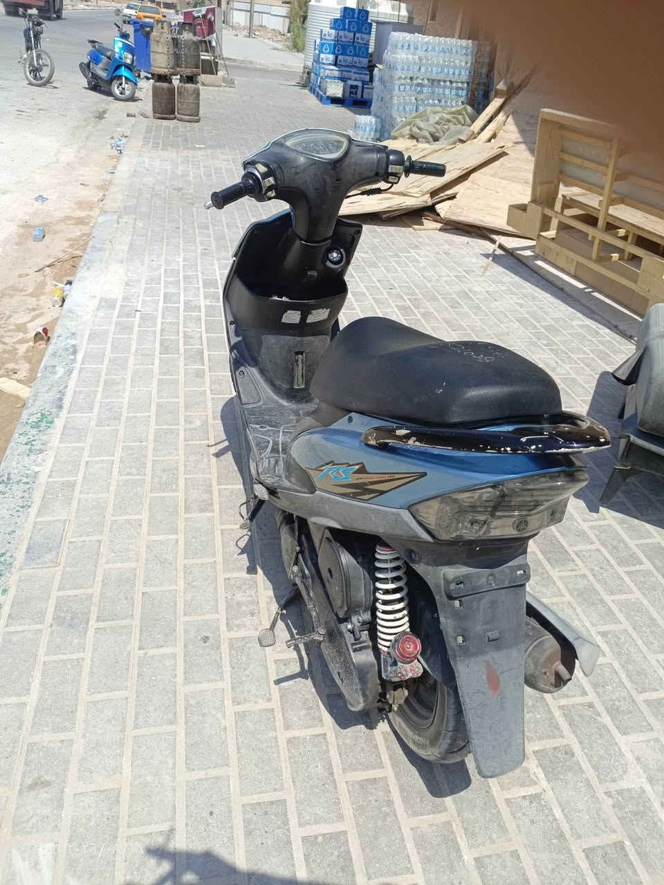 السلام عليكم شباب دراجه للبيع ماكس عدله نضافه 90 بالميه مامفتوحه الشراي بي خير ويدلل مكاني كربلاء حي النصر رقم الهاتف ***********.    بي واتساب سعرها 750 الف قفل قفل

