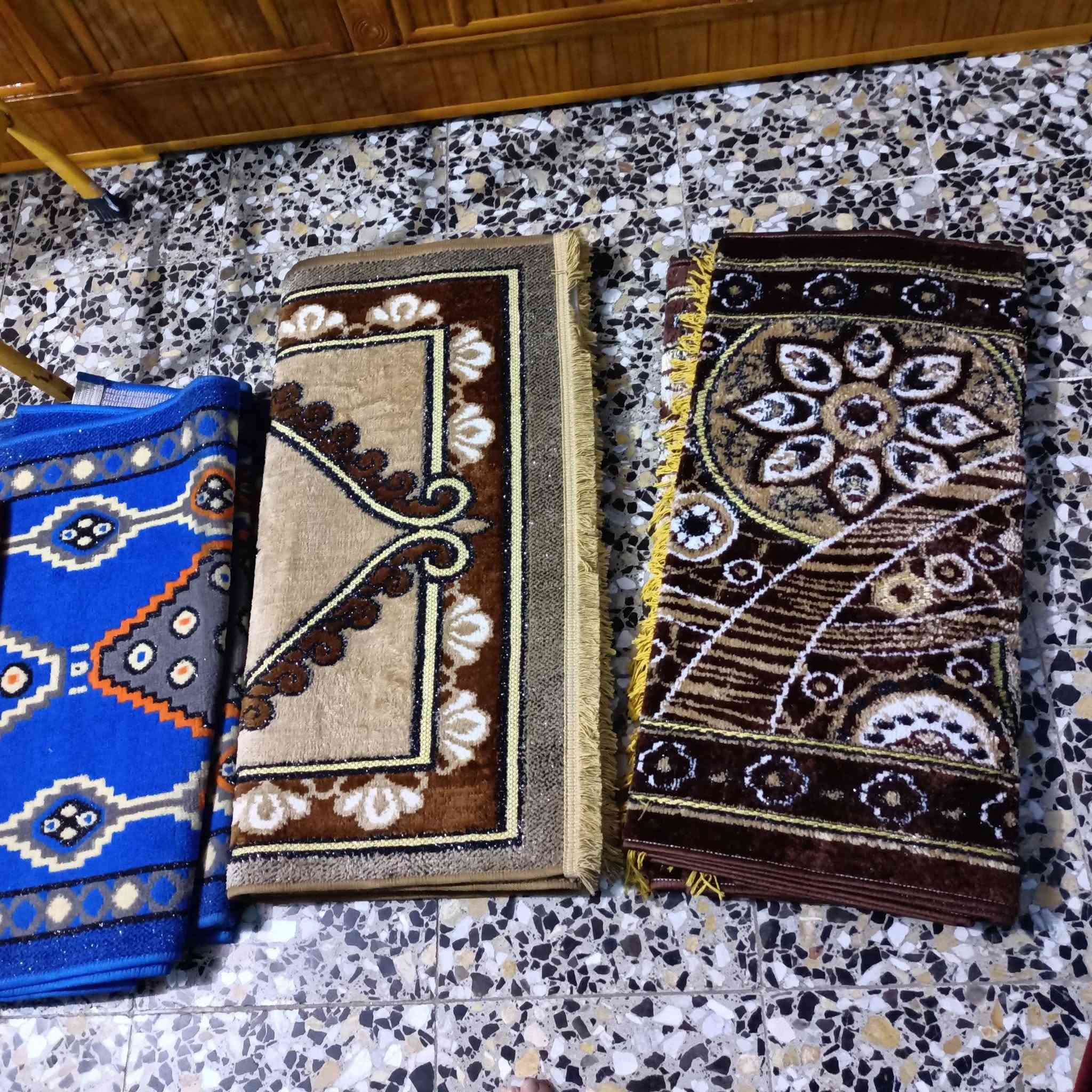 السلام عليكم مدات للبيع جدد اكو قياس 5 متر واكو 4 واكو 3 واكو 2 قياس 2 ونص درجه اولى دوشك جرباية استخدام شهر اخو الجديد ضغط عالي ضمان 5 سنوات حي النصر ***********
