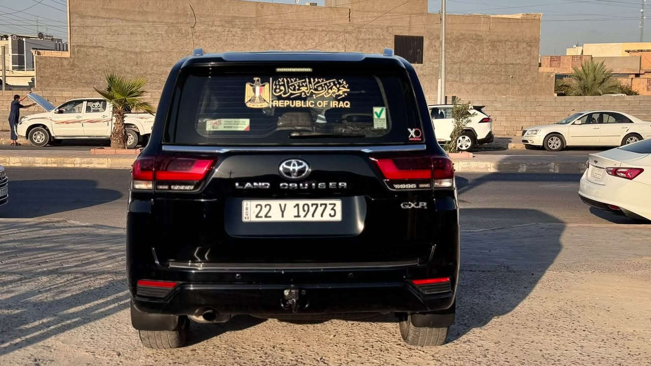 تويوتا لاندكروزر 2022 توين تيربو 🖤🔥

للبيع تويوتا لاندكروزر موديل 2022، توين تيربو، لون أسود، رقم أربيل، سيارة فخمة وقوية تجمع بين الأداء والراحة والهيبة.

المواصفات:

* محرك توين تيربو.
* لون أسود مميز.
* تشغيل بصمة.
* تشغيل زر.
* دخول ذكي.
* فتحة سقف.
* شاشة كبيرة.
* كاميرات.
* حساسات أمامية وخلفية.
* كشنات جلد كهربائية.
* تدفئة وتبريد للكشنات.
* تحكمات ستيرن.
* مثبت سرعة ذكي.
* رادار.
* نظام المحافظة على المسار.
* شحن لاسلكي.
* ثلاجة وسطية.
* دفع رباعي 4×4.
* مكيف أوتوماتيك.
* وباقي مواصفات اللاندكروزر المعروفة.

📌 رقم: أربيل
🖤 لون: أسود

السيارة جاهزة للاستخدام، والفحص خير دليل.

📍 الأنبار - الرمادي - شارع المعارض

📞 ***********
