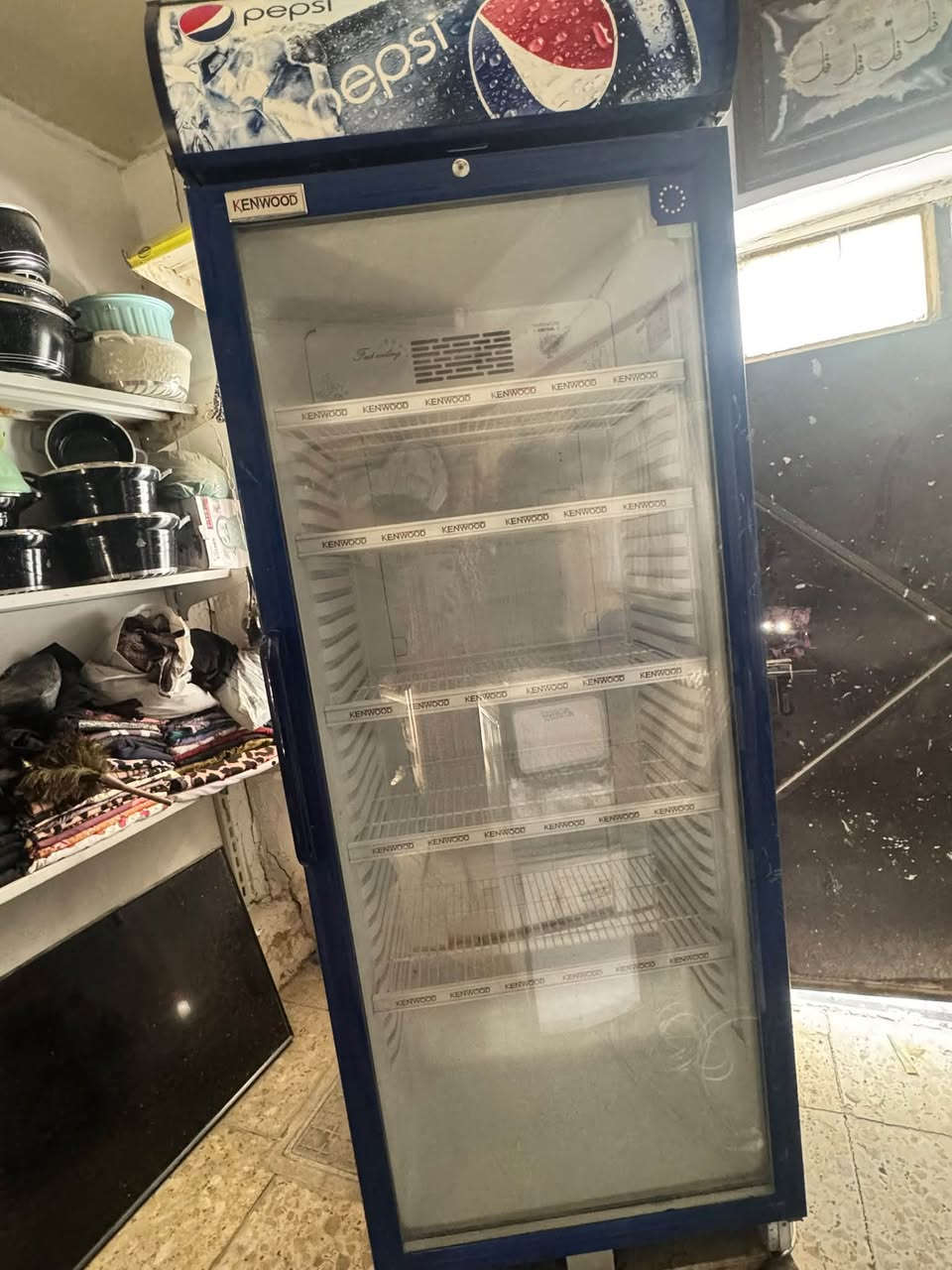 السلام عليكم عارضه حجم كبير للبيع استخدام قليل بعدهه جديده حيل نضيفه ب600 مكاني بغداد البياع للاستفسار ***********
