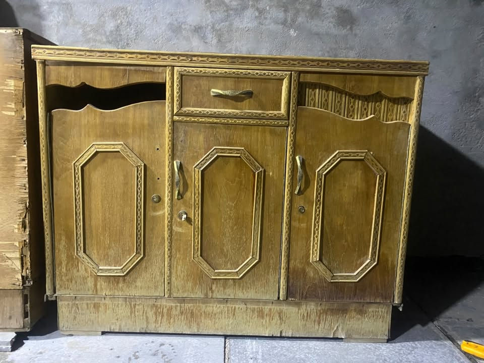 بوفيه • رئاسة العبيدي • يحتاج صبغ
