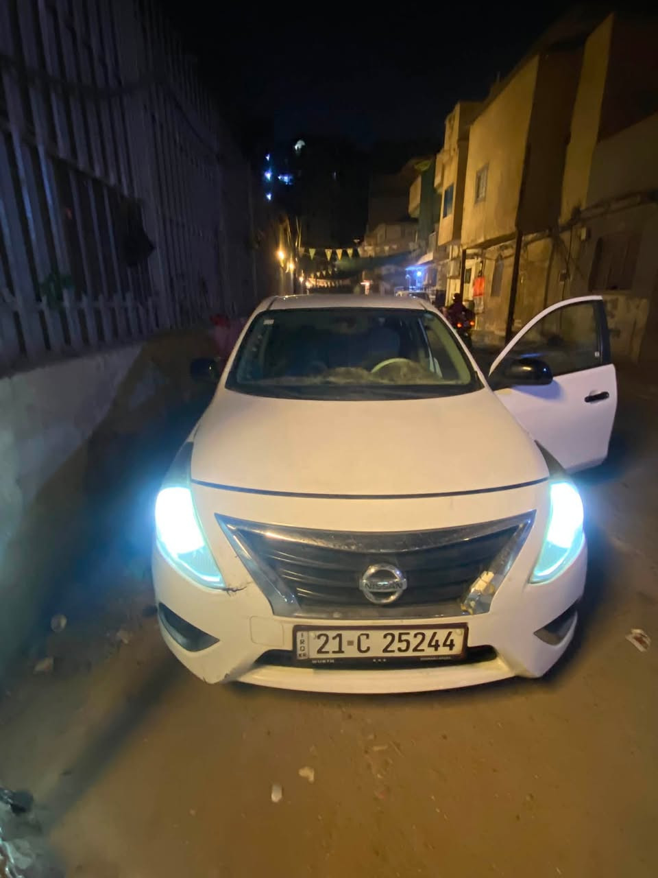 نيسان سني هندي موديل ٢٠٢٠ سياره كير ومحرك مكفول بيها كم شغله بسيطه لعدم التفرغ عايفها تعال شوفها وبيك خير وادلل مكاني شارع حيفا وهذا رقمي *********** 
٩٠ وبيها مجال
