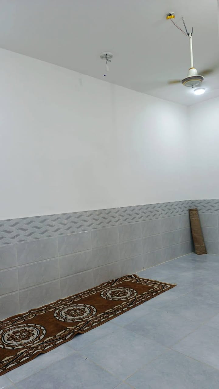 دار للبيع مقابيل شارع السبيس عمود262 سعر 35 مع المجال رقم الهاتف واتساب ***********
