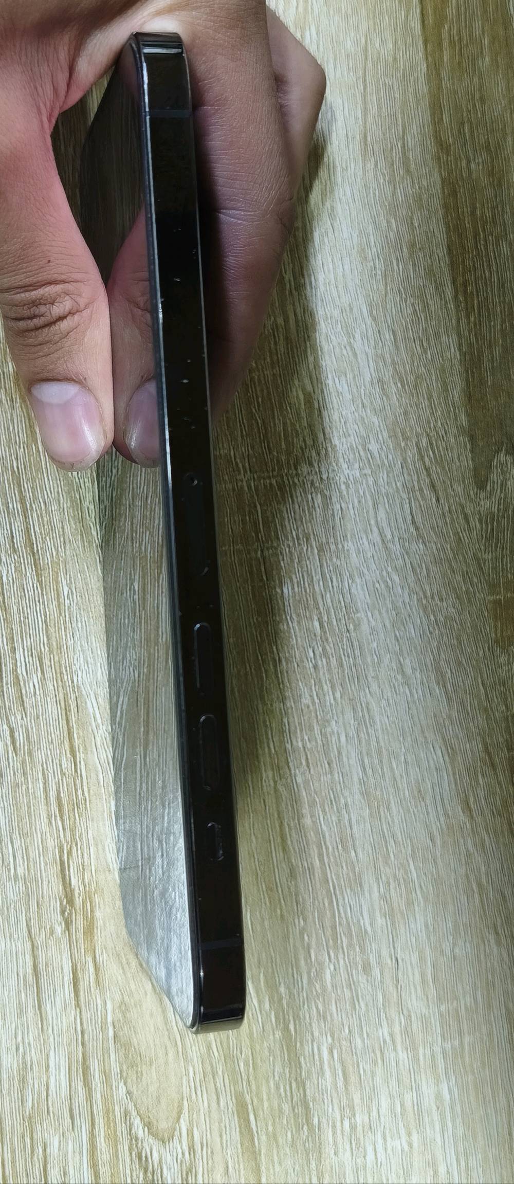 🔥 iPhone 13 Pro Max 256GB – دبل سيم 🔥

✨ نظافة ممتازة وأداء فخم وسريع جداً
📱 شاشة أصلية ولمس سلس جداً
📸 كاميرات بدقة وجودة عالية جداً
🔐 Face ID شغال
🔊 السماعات والمايك ممتازات
📶 Wi-Fi + Bluetooth شغالات تمام
⚡ الجهاز سريع وسلس بكل الاستخدامات
💾 256GB ومساحة ممتازة

🔋 البطارية مبدلة نوعية ممتازة
📱 الظهر مبدل وبيه كسر
📶 السيمكارت مرات يشتغل ومرات يوكف ويحتاج تصليح بسيط

💰 السعر: 480 ألف وبي مجال
📍 بغداد – البياع، قرب مصرف الرافدين
🤝 الفحص والتجربة متاحة للجادين.