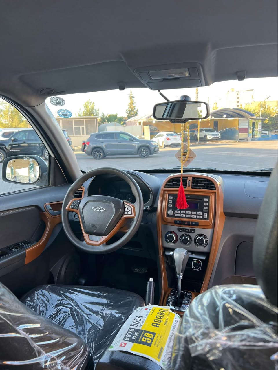 بسم الله الرحمن الرحيم

Chery Tigo 2014 

بێ سبوغە سەیارەکە زۆر جوانە هەیکەلی 
گێر سیمە سەیارەکە تەبرید لەگەل سلف 
*ناو رەشە کوشن جلدە 
*تەحدید سورعە 
*ئاوێنە کارەبا 
*لایت بەرز و نزمی 
*جوار جام کارەبا 
***********
65$ مەجالەجی برایانە أربيل, العراق
