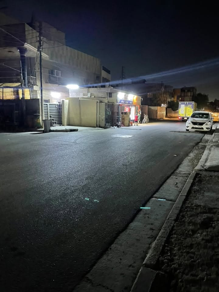 السلام عليكم
بيت للبيع طابو ملك صرف 

الموقع حي النفط قرب مركز شرطة الامين

المساحة ١٤٤ متر

الواجهة ٩ 

النزال ١٦ 

اخوان البيت موقعة فوق الممتاز 

وعلى الشارع عرض الشارع١٥ متر 

البيت زنجيل  بي بابين 

وايضاً موجود خلف البيت مشتمل مساحة ١٠٠ متر 

الواجهة ١٠ 

ونزالة ١٠ 

تابع للبيت 

ومقابيل المشتمل ايضاً تشجير بمساحة ٤٠٠ متر 

كلهة مع البيت 

نضافة البيت ٨٠٪؜ 

بناء التسعينات 

اي استفسار 

***********.  رقم الهاتف
