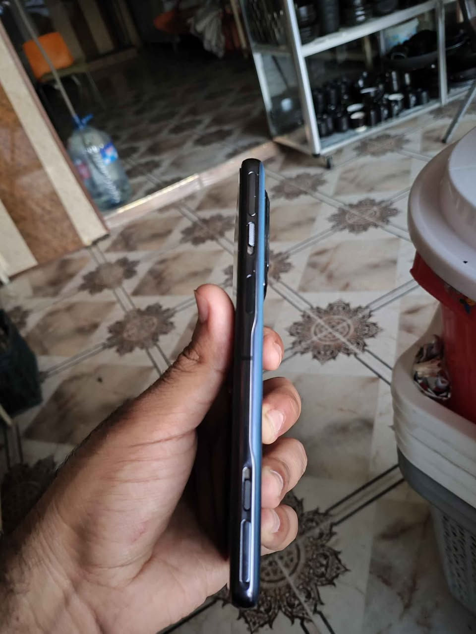 Balck shark 5 Pro
Global 
Kaml ashya 99 %100 xawen
Be kesha
Nakrawa
Shasha 144Hz
PUBG 90FBS
256GB  &Ram 12 GB
Nrxib 445 hazaru majali tyaya
Lakarkukm gayandn haya bo hamu shwene

*********** 
........
بلاك شارك 5 برو
نشخة عالمية دبل سيم
رام١٢
ذاكرة٢٥٦
مكفول من كل شي
شاشة١٤٤هيرتز
بوبجي ٩٠
كامل ملحقات وبنضافة٩٩ بالمية
سعره ٤٤٥ الف وبي مجال بسيط
مكاني كركوك توصيل متوفر لكل محافضات
*********** كركوك, العراق

