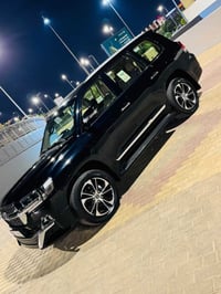 لاندكروز V8 • ٢٠٢١ • الرمادي