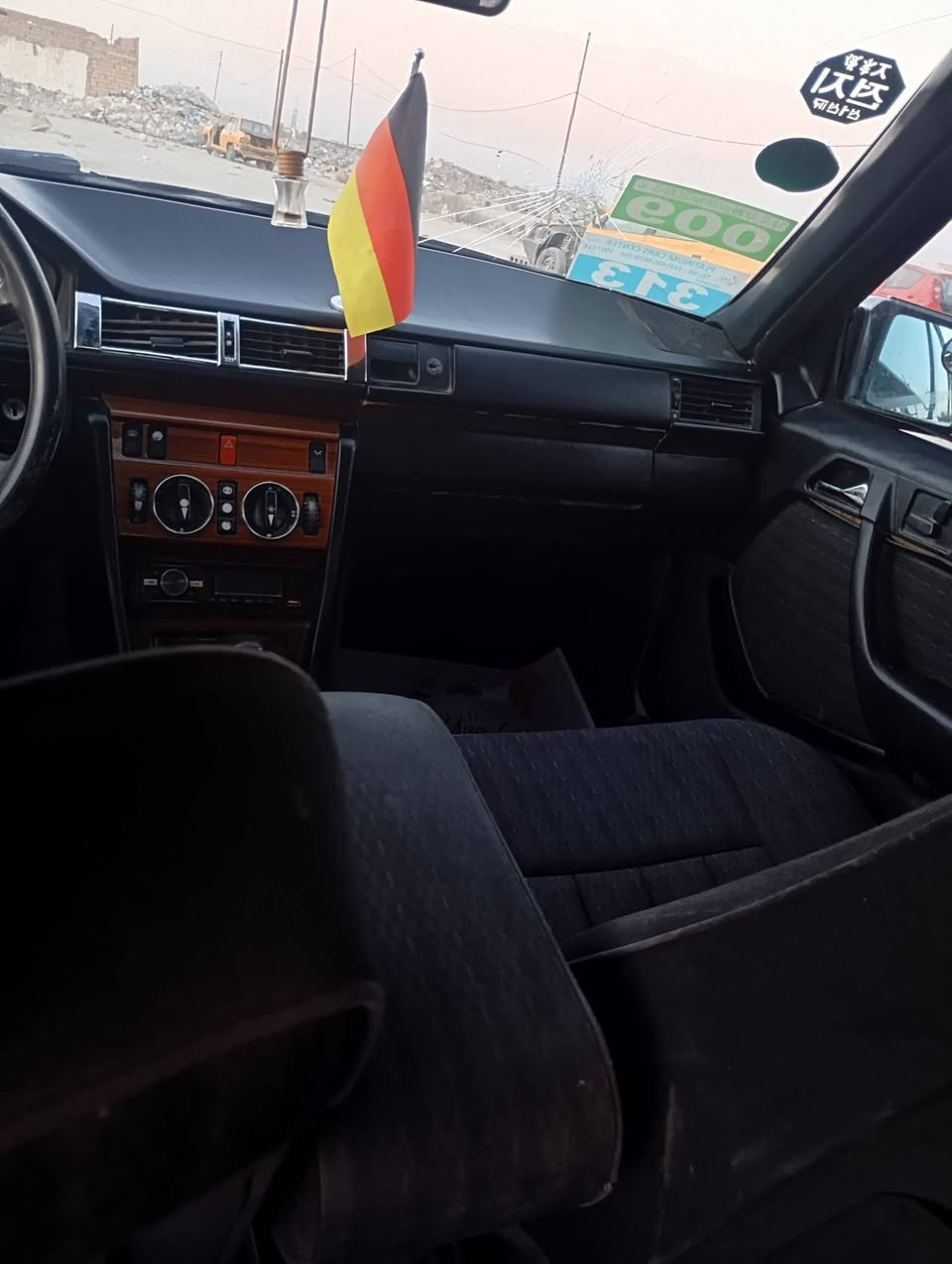 مارسدس دب للبيع محور ٢٥٠٠مكاني كربلاء
***********
