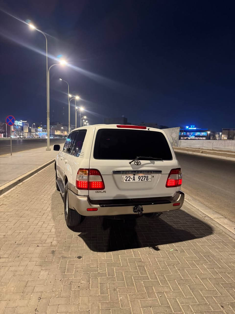 تيوته لاندكروز GXRموديل 2003
مصبوغه عام كلشي جاهز بيها حداديه تبريد تخم تاير ويل جديد فتحه ثلاجه فول مراصفات 
بسمي السياره تحويل مباشر  علواني بصره جنينه شارع التجاري ***********📞 ***********
السعر 140$ قابل للتفاوض Singapore
