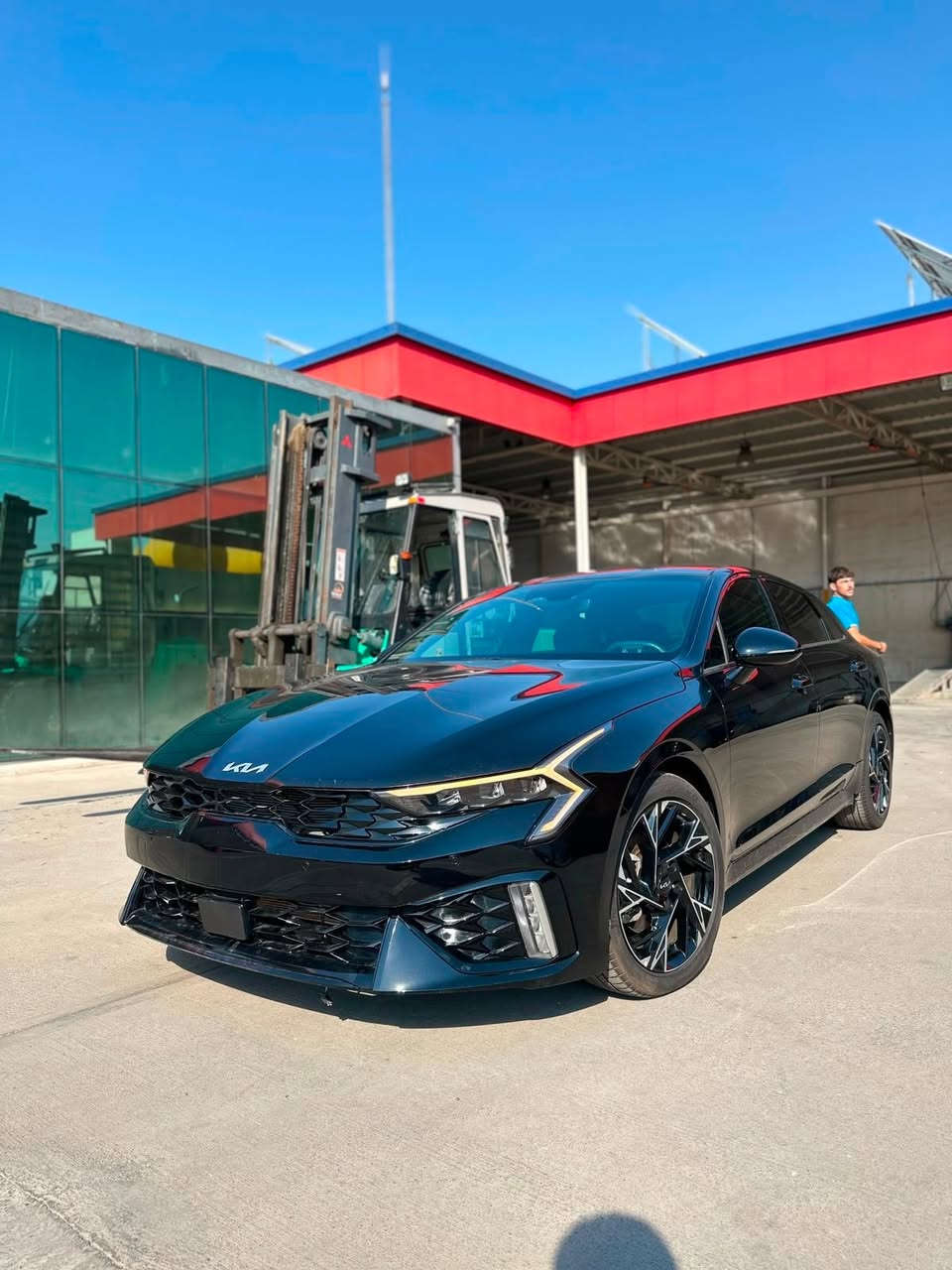 كيا K5 GTLINE موديل 2025
فول الفول 1/1
بدون صبغ بدون ارباك كلين تايتل شرط 
گير و محرك كهربايات حجر صالنصة كلها بلادي 100%
ماشية زيرو ٧  الف  ميل 
السعر 193 ورقة و بيها مجال جدا بسيط
المواصفات
✔️بانوراما
✔️ كشنات امامي تدفئة
✔️ بصمة + تشغيل عن بعد
✔️ داخل جلد أسود
✔️ كرسي سايق كهربائي
✔️ شحن وايرلس
✔️ رادارات أمانية وجانبية
✔️ أوتو بريك
✔️ LED أمامي وخلفي
✔️ شاشة كبيرة
✔️ ويل كب GTLINE
✔️ هندبريك دكمة
✔️ Drive Mode
✔️ مكينة 2500GDI
✔️ حساسات
✔️ ومواصفات إضافية كثيرة
سيارة دخول جديد و رقم كاتي تترقم شمالي (اربيل/دهوك/سليماني)
📞 للتواصل والاستفسار :
***********
