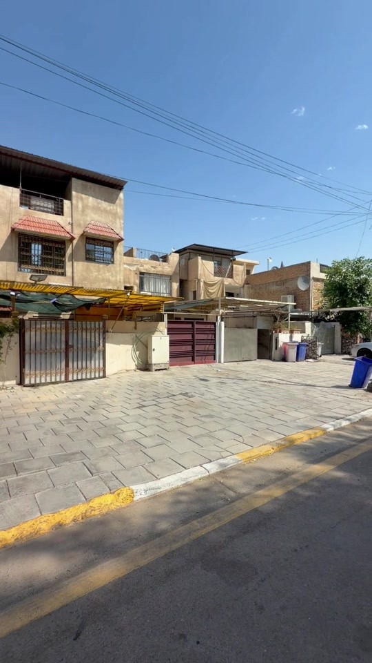 🏡 عقار للبيع – الحارثية 📍 الموقع: الحارثية 📐 المساحة: 600 م² 📏 الواجهة: 20 م 📏 النزال: 30 م 🔹 العقار يباع كامل أو نصف 🔹 موقع مميز ومناسب للاستثمار 💡 **عندك عقار تريد تبيعه أو تأجره؟** تواصل ويانه وإحنا نتكفل بالباقي! 📞 **للتفاصيل والاستفسار:**  * ***********  * ***********  * ***********

