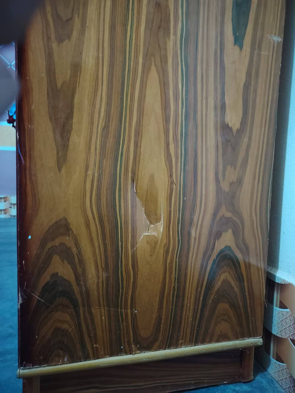 قرفة اخشاب صاج عراقي   بيها اضرار مثل ما واضح بل تصوير السعر ٤٥٠ وبيها مجال لل استفسار اتصل ***********
