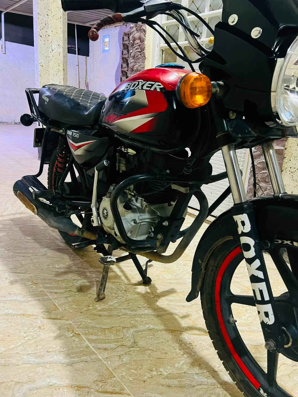 #السلام عليكم 
دراجه بوكسر موديل 2021 
مرقم سنويه جديد إنكليزي ديالى 
مابيه نقص مجفته مره وحدع ع ايدي 
السعر 1500 وبيها مجال شي قليل 
للاستفسار   📞 *********** 
مكان الدراجه / الخالص / فلكه مصطفى جواد /
