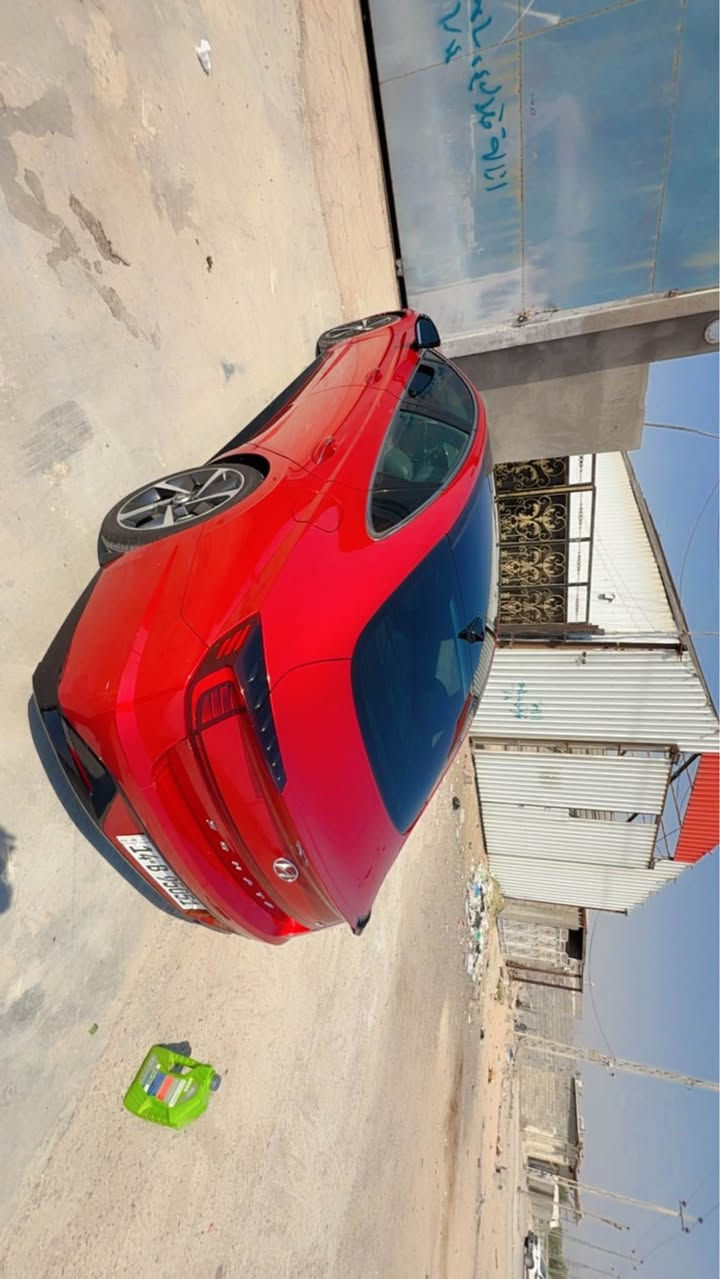 سوناتا 2022 فول مواصفات
 بانوراما 
رادارات جانبية 
و امامي 
و خلفي 
تحديد مسار 
كروز قفل سرعة 
ويل رياضي 19 
كشنات جلد و كنتارة 
تحكم كشن كهربائي 
هيتر تدفئة كشنات 
تحكم ستيرن جهتين 
اشاير بالمري و رادار 
شاشة جبيرة و كار بلي 
بصمة تشغيل 
و تشغيل عن بعد 
و بصمة ابواب و جنطة 
وارد امريكي قطعتين كلير فقط جامغ ايسر مفتوح مسروق و مبدل و مصبوغ و البنيد تخريب شخوط فقط كلير 
محرك 1.6 تيربو 
كير 8 نمر 
و شفتات ستيرن 
كير دكم 
السيارة حيل جديدة ماشية 75 الف كم 
تخم تاير و حدادة كلها حديدة توني مبدلهن 
التبريد ثلج و ترايها كلش حلو السيارة حيل جديدة 
بيها فقط المكينة تبخر من القبق 
الرقم معوقين تنتهي 2029 و المعوق ولد شاب عمرة 20 

للاتصال ***********
سعرها 155 و بيها مجال 
مكاني البصرة الزبير, البصرة
