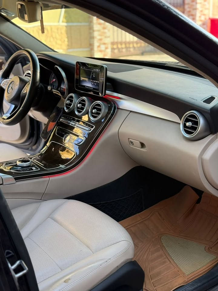 مراوس بالتيما ٢٣ وفوك sr او sl
مارسيدس c300 موديل ١٨
فوول مواصفات 
مكينه ٢٠٠٠ تيربو 
ضرر جاملغ وبنيد 
رقم بغداد
***********
