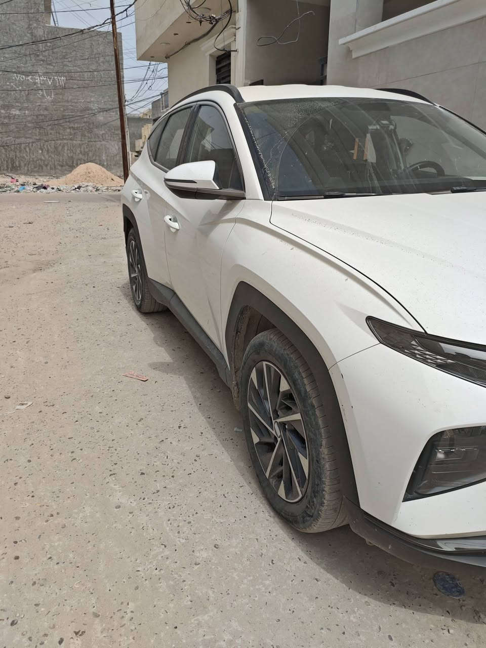 🚘 للبيع هيونداي توسان 2024 – فول مواصفات 🔥
موديل 2024
🔹 فول مواصفات عدا البانوراما
🔹 سيارة نظيفة جداً ومرتبة
🔹 تشغيل عن بعد
🔹 شاشة  + Apple CarPlay / Android Auto
🔹 تشغيل بصمة + دخول ذكي
🔹 كاميرا خلفية وحساسات
🔹 كراسي كهربائية
🔹 مثبت سرعة
🔹 تحكم ستيرن
🔹 هاند بريك كهربائي + Auto Hold
🔹 مرايات كهربائية
🔹 إضاءة LED
🔹 جنوط ألمنيوم
🔹 أنظمة أمان وثبات متكاملة
🔹 السيارة ماشية 45502km قابلة للزيادة
🔹يوجد فيها بارد بالصندوق وكسر في الشباك لامامي بسيط جداً 
📍 السيارة جاهزة للفحص من قبل المشتري في الكاظمية 
💰 السعر: [190]
📞 للاستفسار: [***********]

