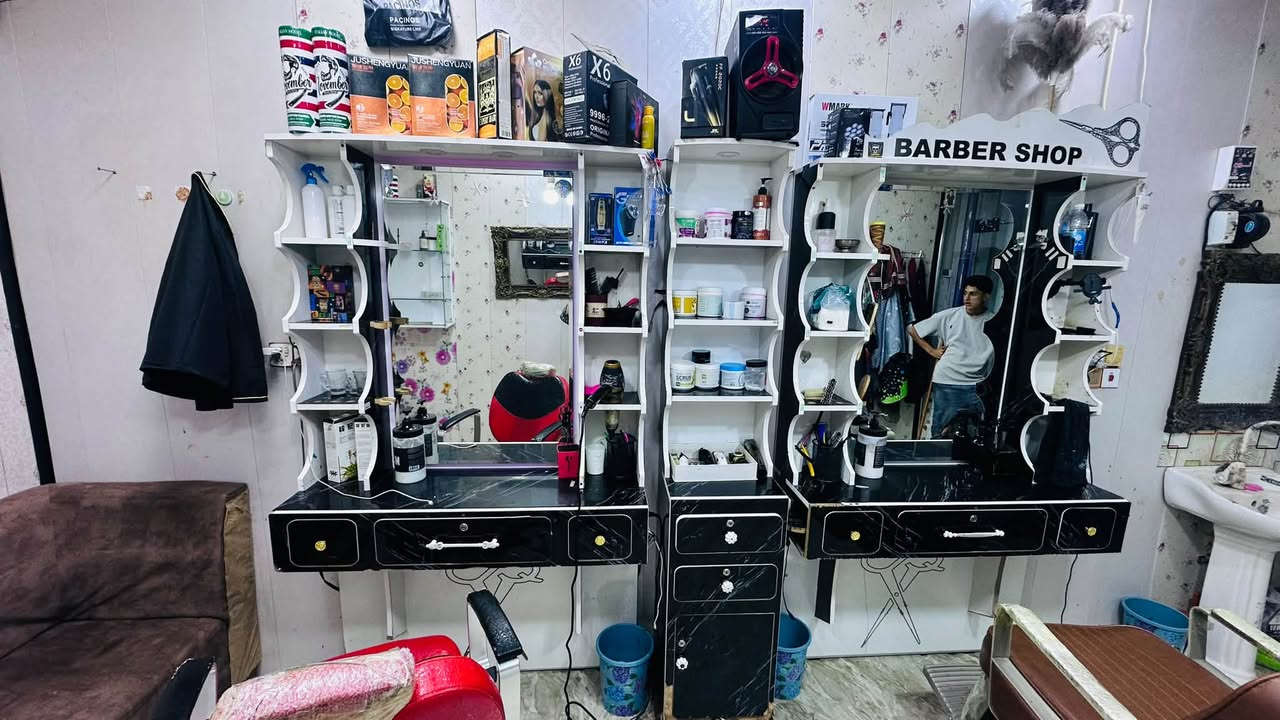البيع ميوزه +ثنين كراسي العنوان واسط الدبوني. التصال ***********
