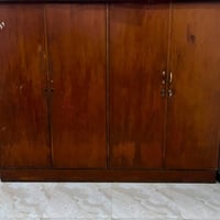 كناتير اثنين واحد ٤ بيبان والثاني ٣ عراقي اثنيناتهم ب ١٥٠ للتواصل 0770...