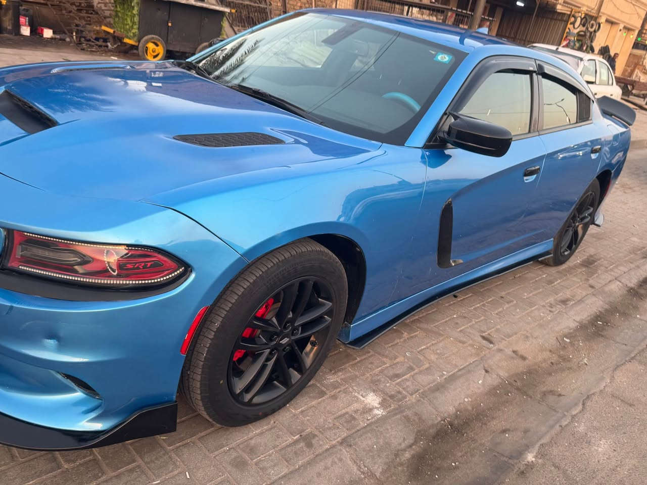 دودج جارجر 2019 للبيع 🔥المحرك: V6 3600 رقم بغداد باسمي
 هزه جديدة
(قوي وعملي جداً)ناقل الحركة: كير أوتوماتيك 8 سرع ماشيه: 108 ألف ميل/كم الإضافات: 
لد (LED) متغير الألوان🔧
 الحالة الميكانيكية والجاهزية:
المحرك والكير بحالة ممتازة 
صدر وتبريد جديد بالكامل ❄️منظومة وقود جديدة بالكامل
السيارة استخدام شخصي نظيف جداً، ولا تحتاج أي مصاريف نهائياً🛡️ تفاصيل الحادث:حادث سطحي بسيط جداً (موضح بالصور)
صبغ الدعامية فقط لأغراض التحديث الإيرباكات سليمة بالكامل (بدون أيرباك)
📍 الموقع  بغداد - الكرخ 
السعر: 185 ورقة  للاستفسار والتواصل:رقم الهاتف:
*********** بغداد, العراق
