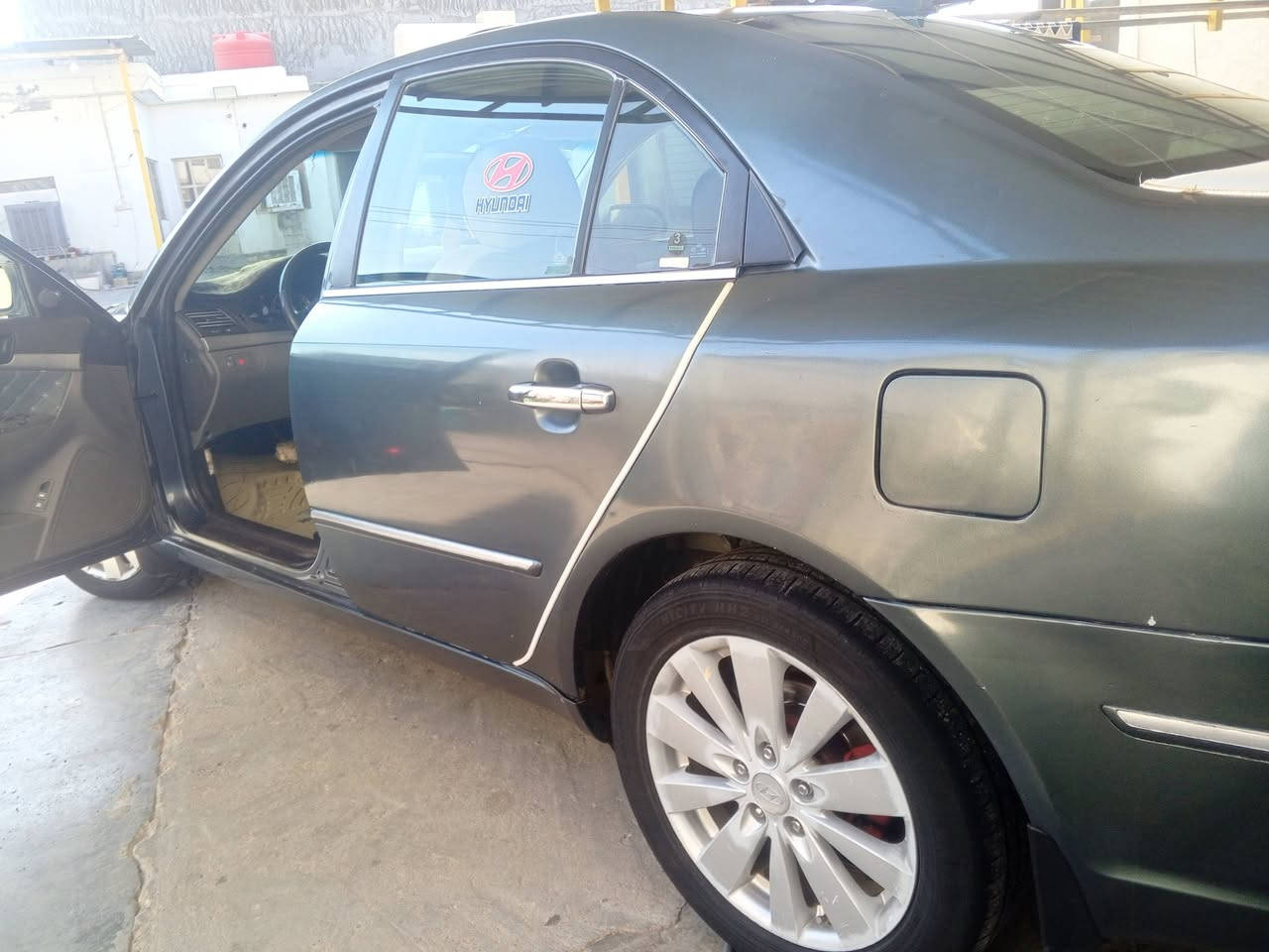 للبيع او مراوس
سوناتا 2010 امريكي فول مواصفات تحكم ستيرن فتحة سقف تدفئة كشنات محرك 2400 دوش ينقص كير مكفول تبريد ثلج  بيها قطعه وحده السياره جاردة السعر ٨٥ العنوان الرمادي تواصل ***********
