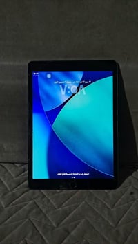 آيباد ٩ • ٦٤ • شق بالشاشة