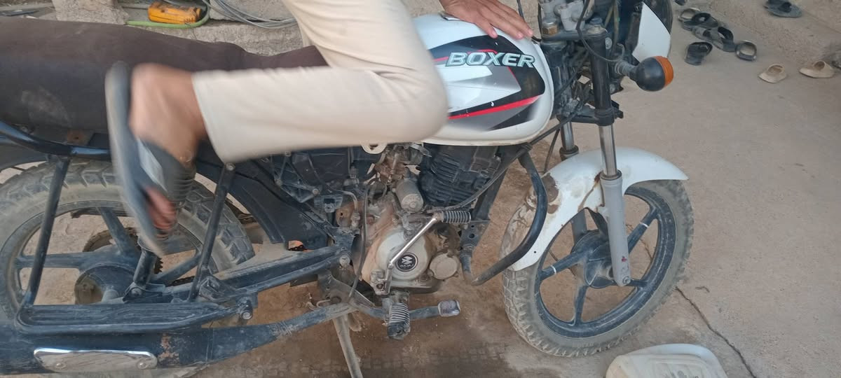 سلام عليكم من رخصه الدمن
بوكسر موديل ٢١مرقمه بغداد  دراجه عوزه بس ترتيب  مجفته قبل سنه سعر 1300 وبيه مجال خاص بغداد فلكه سلمان باك
