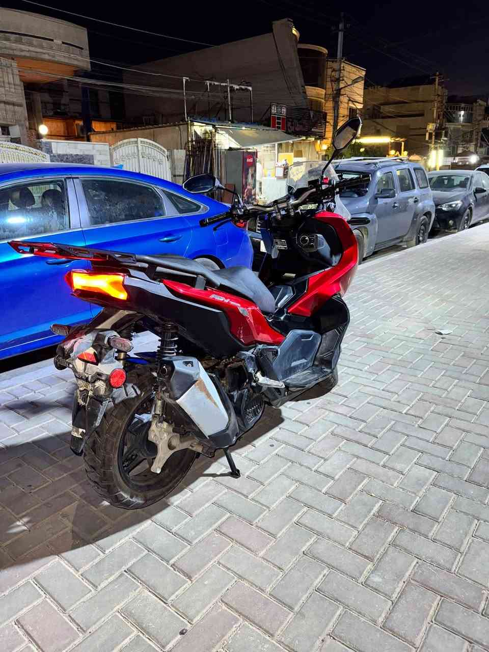سلام عليكم حبايب من رخصه الادمن 
عندي دراجه honda adv 150 موديل 2023 دراجه جديده زيرو بعدها للبيع  نضيفه جدا بدون رقم بدون حادث بس شخوط بسيطه الدراجه نضيفه وحته دهنها بدلته جديد موتل سعرها 35 ورقه وبيها مجال للطيبين للاستفسار ***********
والي متعجبه الدراجه او السعر انشالله يلكه ارخص واحسن منها ❤️
