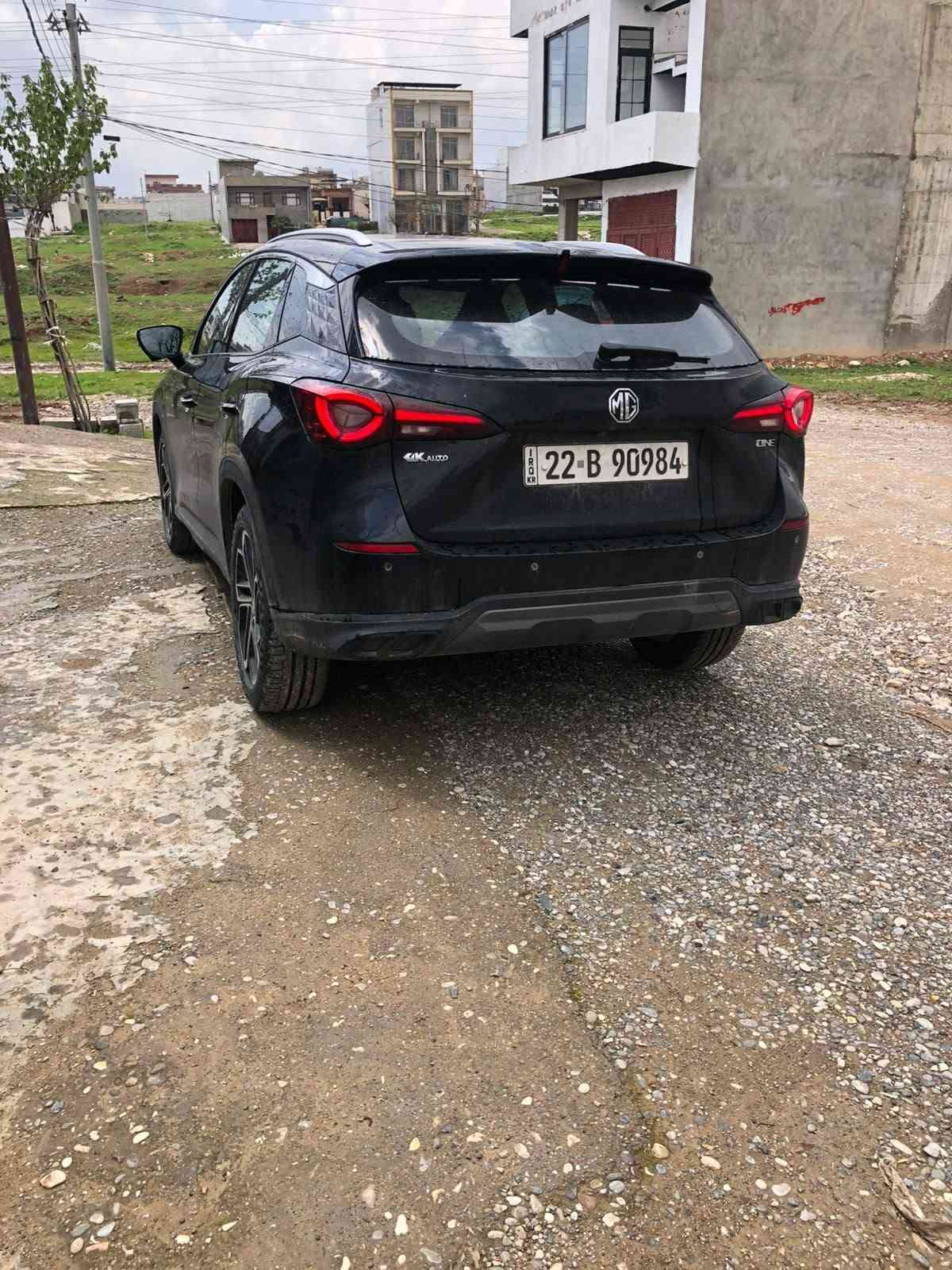 🚘 MG ONE 2024 LUX
لـــون الاســــــود مـــرغــوب

- **المحرك:** 1.5 لتر تيربو، 4 أسطوانات
- **القوة:** 181 حصان
- **العزم:** 285 نيوتن.متر
- **ناقل الحركة:** CVT أوتوماتيك
- **الدفع:** أمامي FWD
- **عدد المقاعد:** 5
- **سعة خزان الوقود:** 55 لتر
- **الجنوط:** 19 إنش
- **فتحة سقف:** بانورامــا كهربائية
- **الكاميرات:** 360 درجة
- **المقاعد:**sporty جلد لون الاسود +الاحمر +كـشن كهربائي
- **الشاشة:** شاشة رقمية + شاشة معلومات وترفيه
- **Apple CarPlay / Android Auto**
- **شاحن لاسلكي**
- **تشغيل عن بُعد**
- **دخول وتشغيل ذكي**
- **فرامل يد إلكترونية**
- **حساسات ركن خلفية**
- **مثبت سرعة متكيف (ACC)**
- **مراقبة النقطة العمياء**
- **تحذير الاصطدام الأمامي**
- **مساعد الحفاظ على المسار**
- **6 وسائد هوائية**
- **نظام ثبات إلكتروني ABS / EBD / TCS**
- **مصابيح LED أمامية وخلفية**
- **إضاءة داخلية محيطية**
***مـــاشـــیه 40km
 ــ. کــــــلین تــایتل بـــدون صبــغ بــدون بـــارد ورصــعات
شــــرط تـــحویل وغرامات 
مــــــــــــكان ســـیاره /كـــــركوك 
ســـــعره /155بــــیه مــــجال قلیل
*********** watsapp
*********** كركوك, العراق
