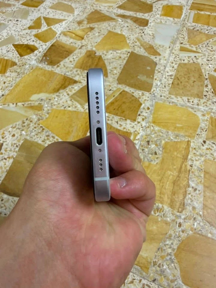 السلام عليكم
📱 للبيع iPhone 15 عادي
اللون: [ابيض]
السعة: [128 GB]
الجهاز: [مستعمل]
البطارية: [85]
الحالة: نظيف جداً99% وبدون أي عطل وتر بروف
الملحقات: [الكرتون/الشاحن...]
📩 للتواصل: ***********
