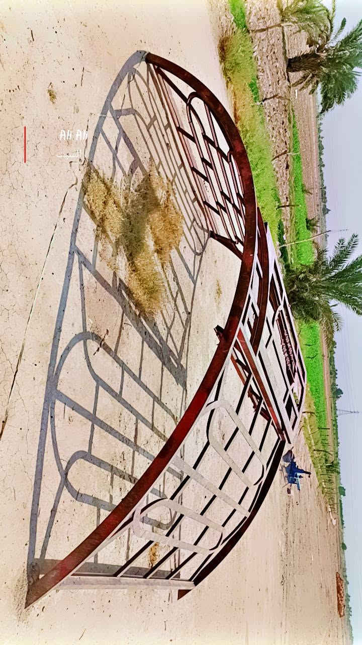 السلام عليكم شباك للبيع كبير داخله باب للاستفسار الاتصال ***********
