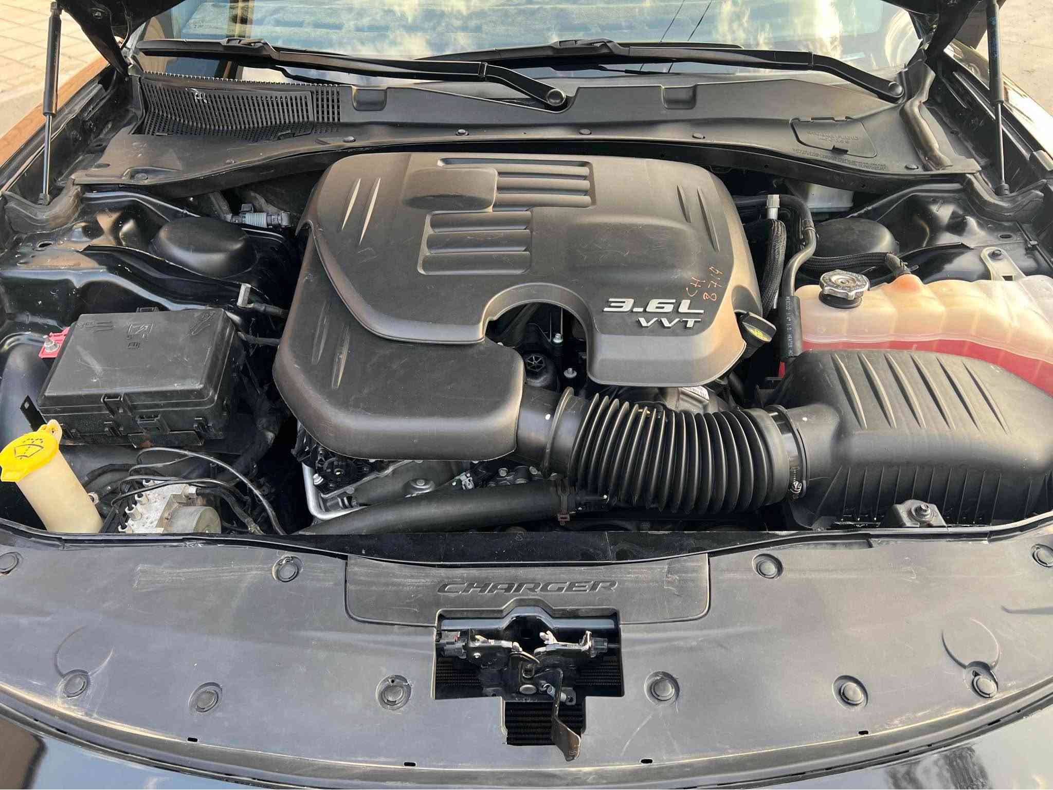 السلام عليكم 
دوج جارجر موديل 23 SXT اصدار اخير 
محرك 3600 
ماشيه 10 K بعدهي زيرو 
كشنات حضن 
ويل 17 وتايرات اصلي الامريكي مشلن 
كت اس ارتي الجديد 
السياره جاهزه ماتصرف عليها 
الحادث جاملغ وبنيد 
صور الحادث المراسله واتساب 
السعر210 ورقه 
للاتصال والاستفسار ☎️
*********** بغداد, العراق
