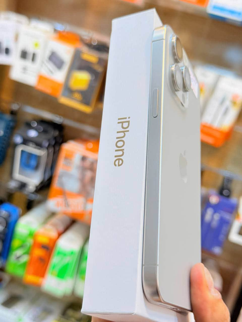 ايفون 15 برو ماكس📱
ذاكره 256 بطاريه 94 نضافه 100‎%‎ زلغ مابي هو والجديد سوه نموذج M لونه المميز كامل ملحقاته وتر بروف وبلحاسبه كله نورمال وتر بروف يعني كلشي ممبدل بي وضمان وصل 5 ايام اي مشكله او عطل يستبدل فورا 
السعر مليون و40 🔥📲
العنوان بغداد البياع شارع 20 قرب 
مجمع دينار ونص مركز عيسى فون
⭕️📞***********
