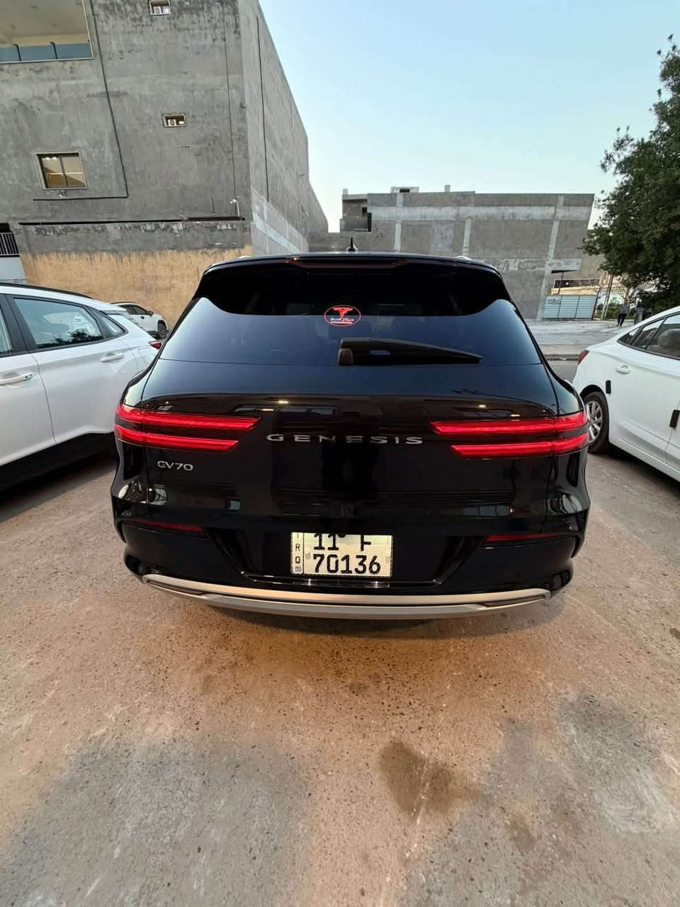 السلام عليكم شباب  جنسيز  GV70 موديل 2024

‏2024 GENESIS ELECTRIFIED GV70 ADVANCED AWD
الوحيدة بهالدرجة من الرفاهية 

ضرر السياره :
تبديل بنيد اصلي بلادي مال كهرباء قطعه واحده فقط

حجم الماطور :
دبل ماطور كهربائي (AWD)دفع رباعي 485hp حصان وتسارع قوي مع ثبات وعزل

بطارية 84 kWh مداها يوصل 470 كم بالشحنة الواحدة 

المسافه المقطوعه : 36 الف كيلو متر

حالة اليرباك : دركة استيرن فقط

#المواصفات

 شاشه 

 تشغيل عن بعد 

 قطعتين تبريد 

 حساسات خلفي امامي

 كشنات كهرباء

 كشنات جلد ابيض

 صندوك كهرباء شفط

  كير ماوس 

 هيترات بالكشنات حار بارد

  فول تحكم 

 رادارات 360

  مري شفط 

  ترحيب شعار جنسسز عن الاقتراب

  هندي بريك بصمه

  بصمه 

  بصمة ابواب

   ستيرن كهرباء

  تحديد مسار

  كشن السايق ميمري

  لايتات لد 

  بكلايت لد

  رادار امامي

   اوتو هولد 

   شفتات بالاستيرن

   هيتر بالاستيرن 

    شحن وايرليس 

   5 كامرات

   ماوس تحكم الشاشه

  داخل صاج

تروح و تجي بالرمونت 

💰السعر : اطلب السعر بتعليق يأتيك السعر مباشر

فول مواصفات 1/

للاستفسار اتصل ☎️ *********** بيه وات ساب

مكان السياره بغداد الزعفرانيه
