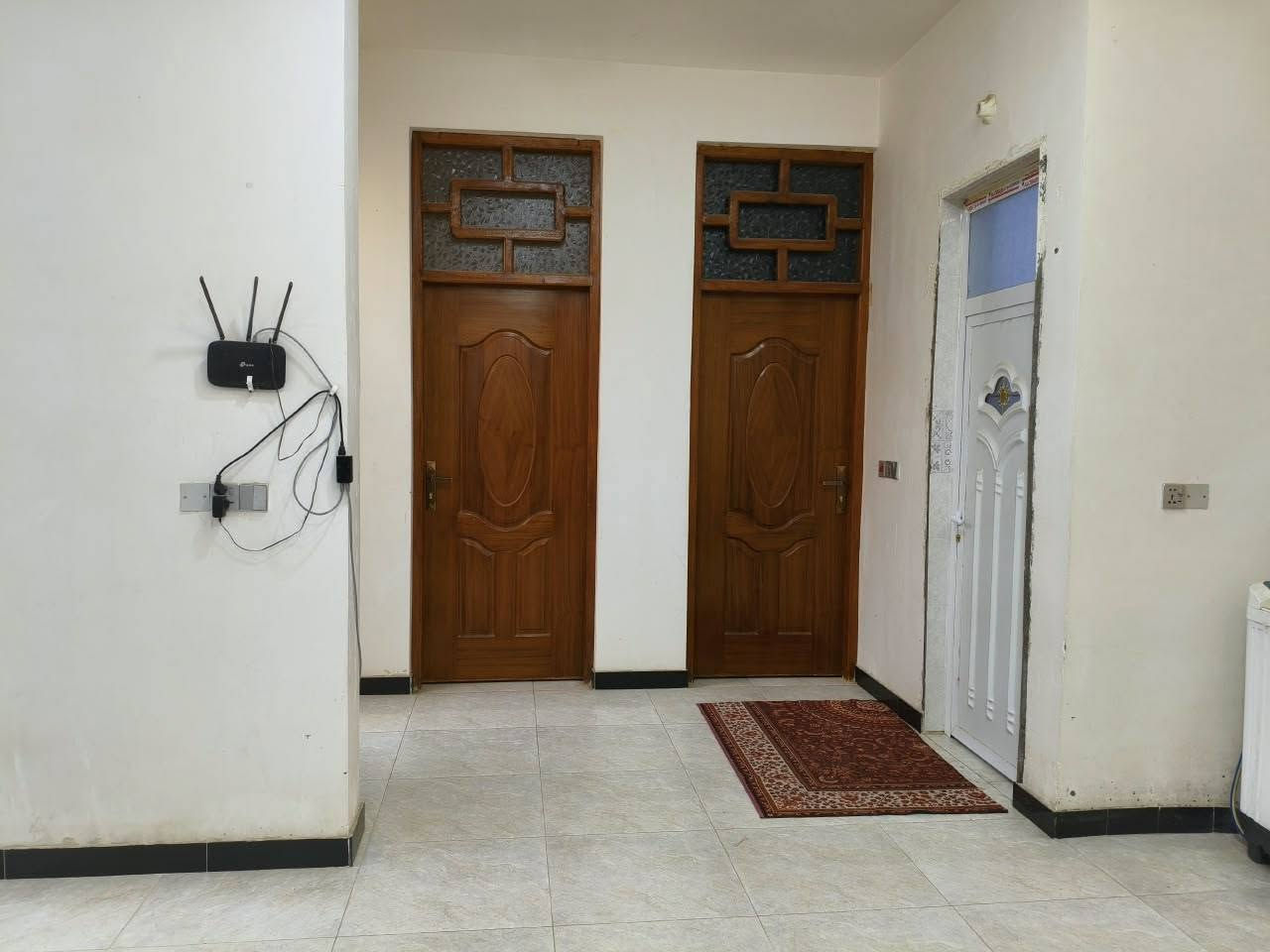 🏠 للبيع بيت سكني في موقع مميز جداً – الكوت

📍 الموقع: الكوت – حي الحوراء – شارع الكفاح – المربع الذهبي

📐 المساحة: 210 متر مربع
🏢 البناء: طابقين
🛏️ عدد الغرف: 6 غرف
🚿 الحمامات: حمام في كل طابق + تواليت خارجي
🌤️ المنور: عدد 2
🏗️ سنة البناء:
▪️ الطابق الأول: 2022
▪️ الطابق الثاني: 2024
💧⚡ الخدمات: متوفرة بالكامل

📞 للاستفسار ومعرفة التفاصيل أكثر:
***********
