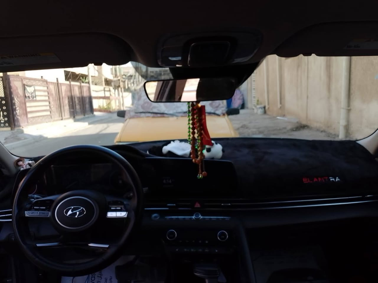 سلام عليكم
سياره لبيع انتره 2023 أمريكي محرك ٢٠٠٠ دوش سياره  وتشغيل عن بعد وسياقه ذاتيه سياره فول موصفات رقم بغداد سياره بسمي واحداثه موضح بل صوره 

مكاني بغداد حي جهاد
السعر ١٥٢ وبيه مجال حك جيه الرقم ***********
