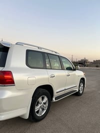 لاندكروز فكساره • ٥٧٠٠ V8 • ٢٠١٣