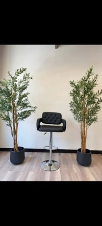 كرسي للبيع سعره 100 الف 07728279526