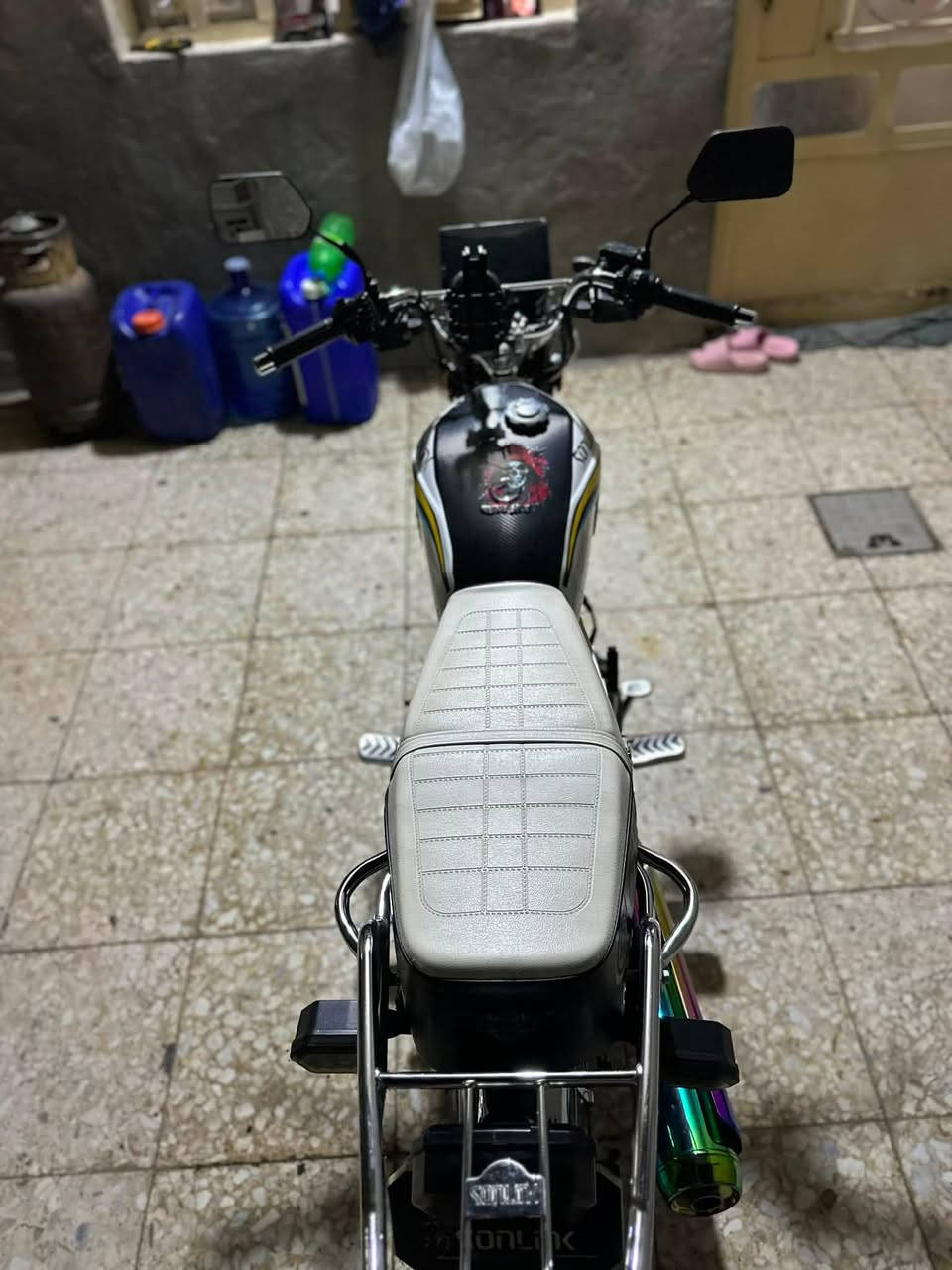 دراجه يراني سولنك محرك 250cc الدراجه زيرو ماشيه بس ٧٠٠٠ الاف استعمال شخصي  اوراق سكنر السعر واحد و 150

***********
